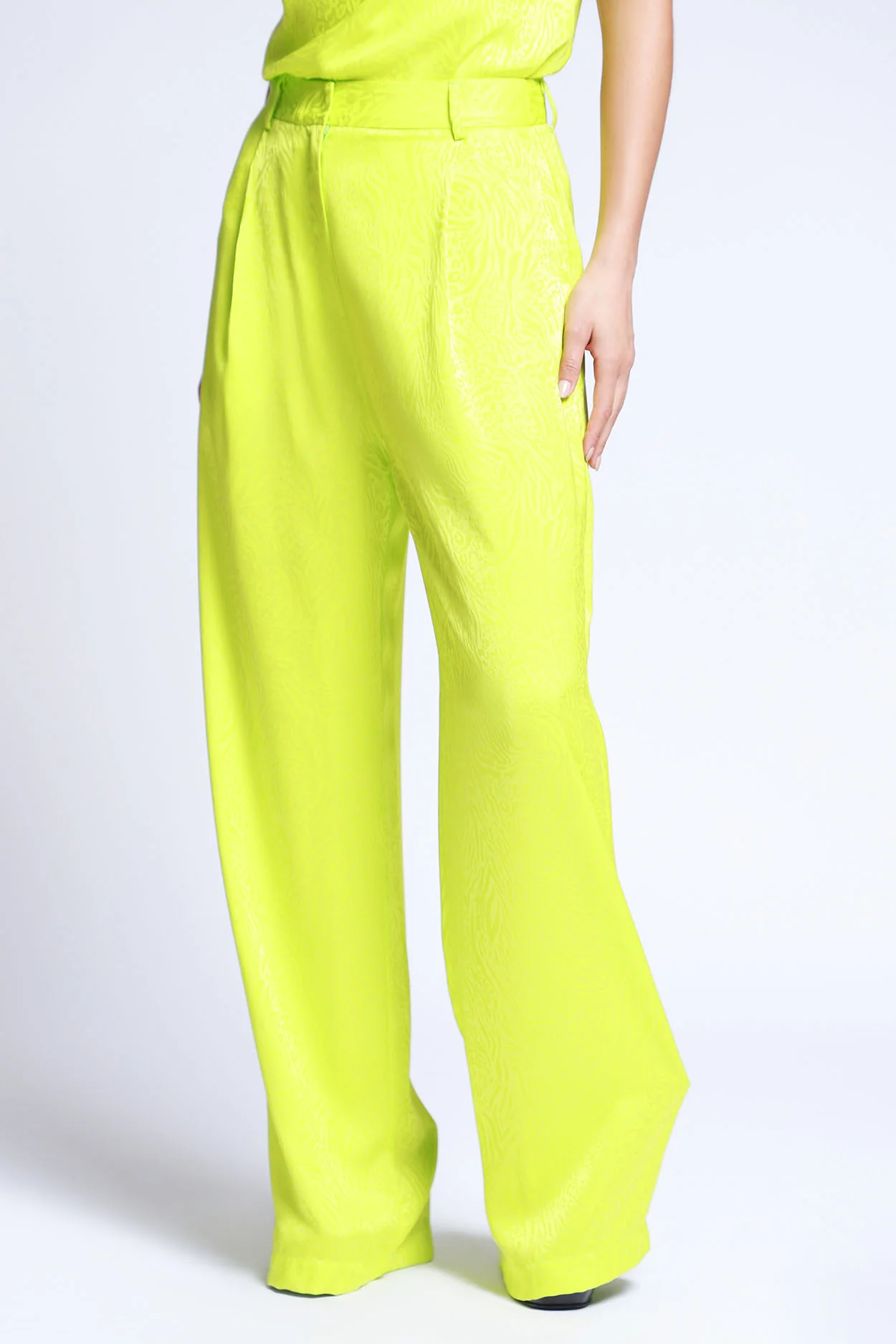 Pantalón Satin Animal Print AQ2123 - Imagen 2