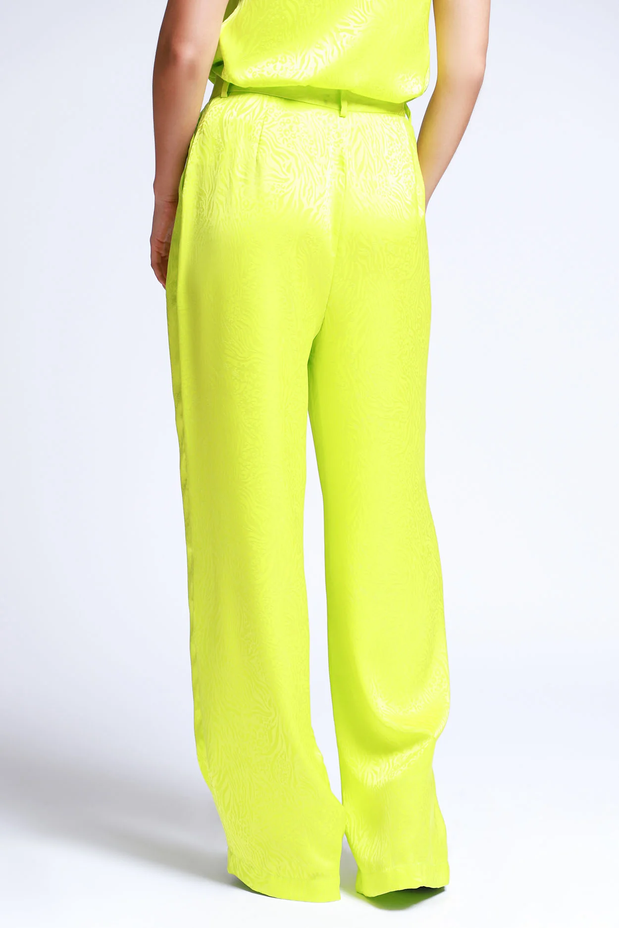 Pantalón Satin Animal Print AQ2123 - Imagen 3